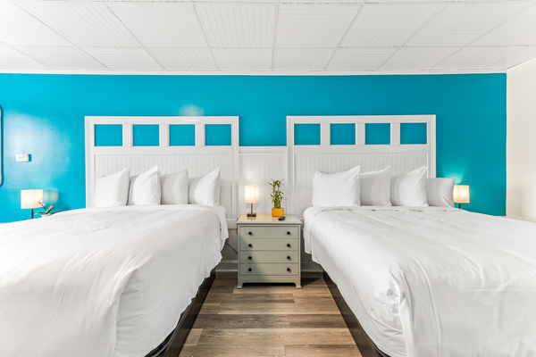 Deluxe Two Queens Photo 1