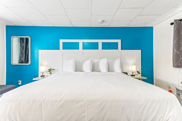 Standard King Photo 1